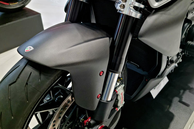 Parafango anteriore Ducati Diavel V4 - carbonio