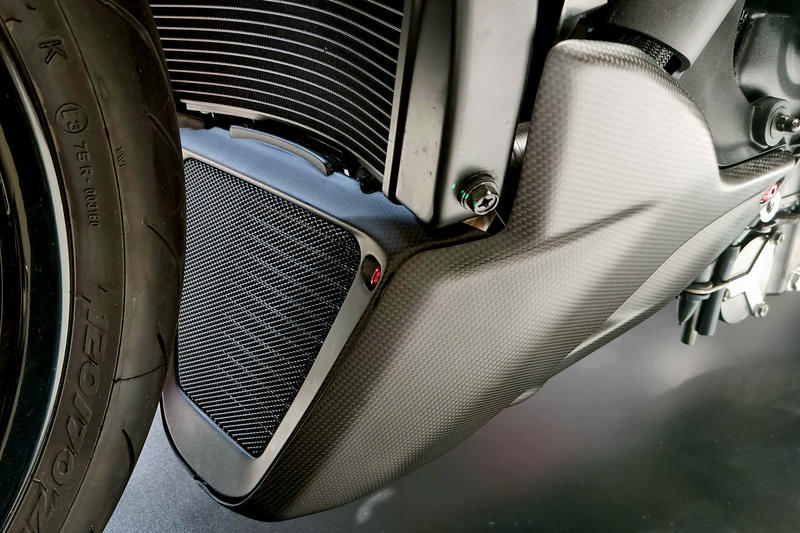 Cornice radiatore olio Ducati Diavel V4 - carbonio
