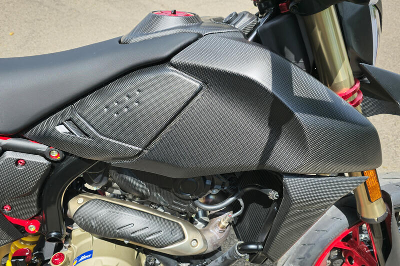 Water cooler side covers Ducati Hypermotard 698 Mono - Carbon