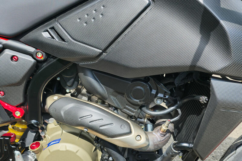 Engine cover RH Ducati Hypermotard 698 Mono - Carbon