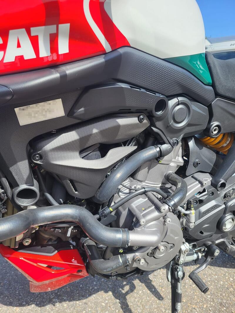 Engine side covers carbon Ducati Monster 937