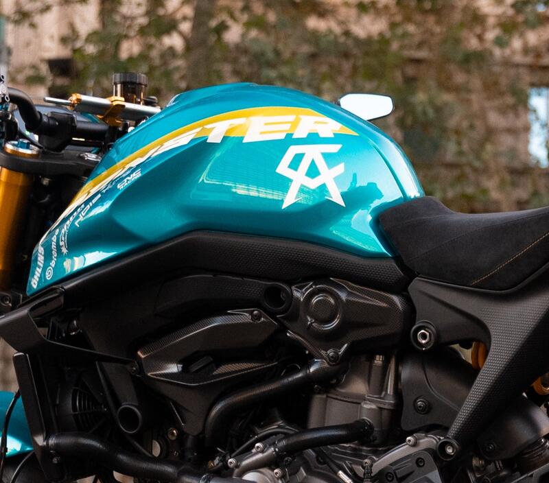 Fuel tank lower cover kit Ducati Monster 937 - Carbon