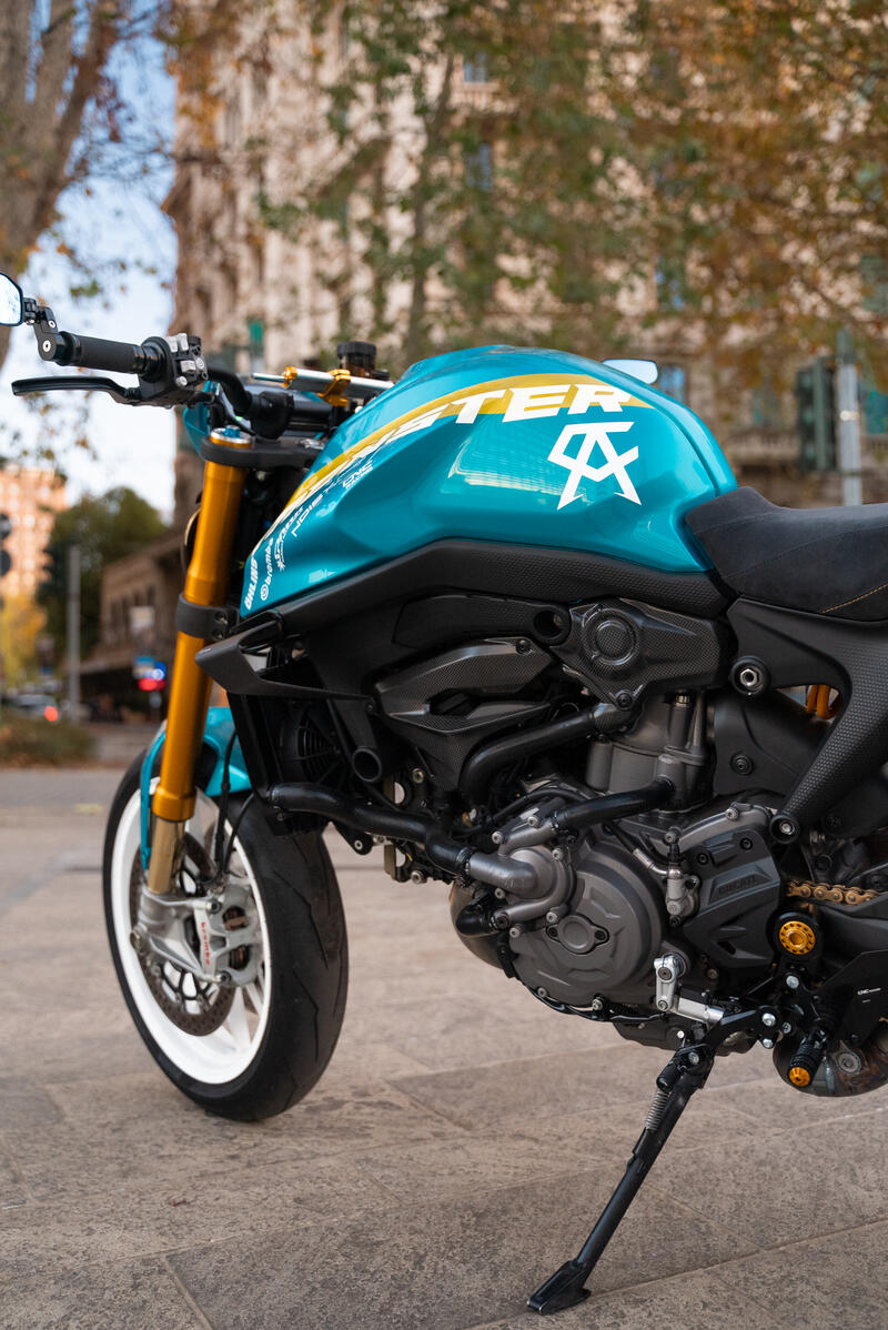 Fuel tank lower cover kit Ducati Monster 937 - Carbon