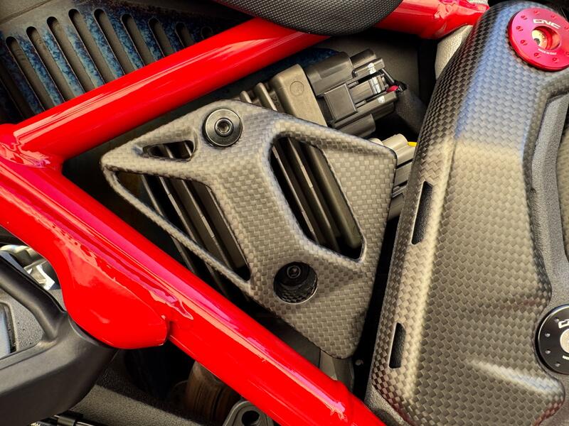 Voltage regulator protector carbon Ducati Multistrada V4