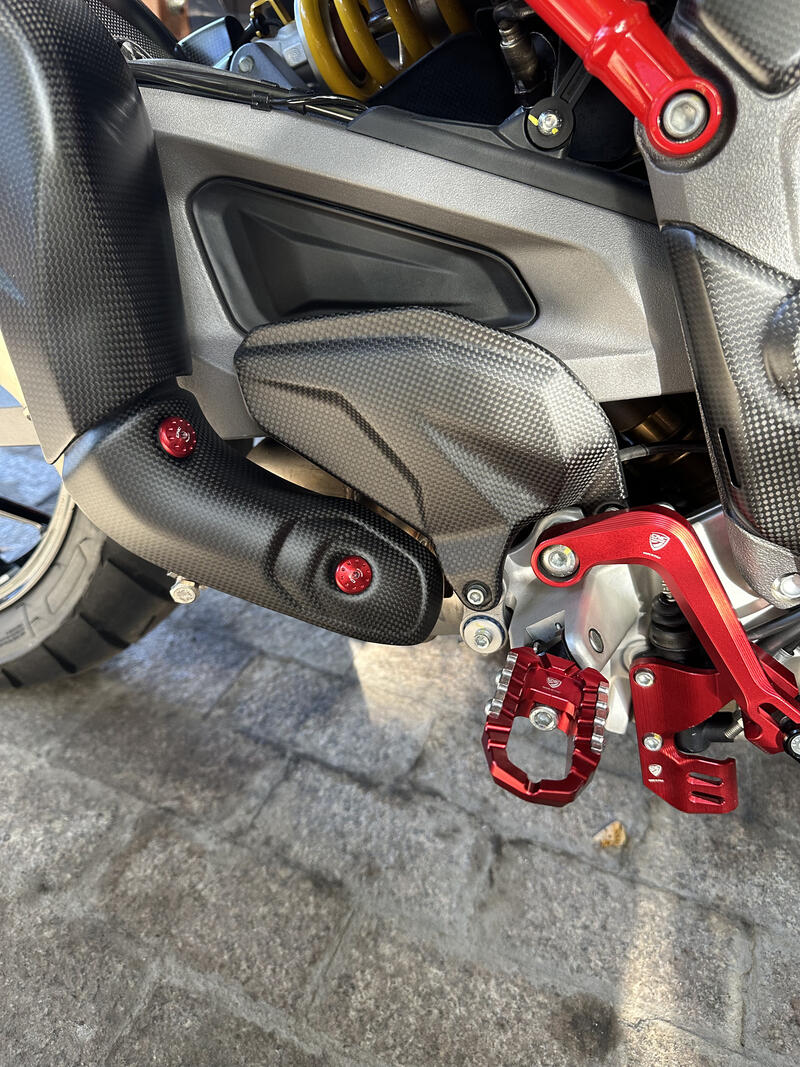 Paracalore collettori in carbonio per Ducati Multistrada V4 MY2025