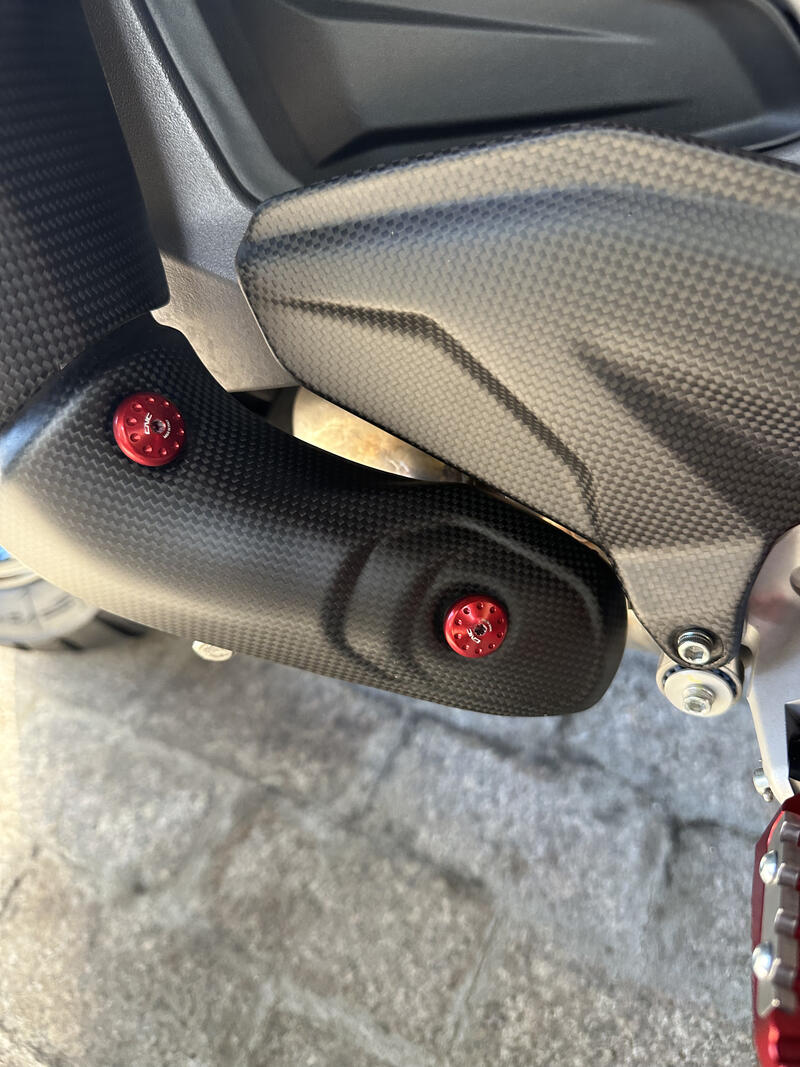 Paracalore collettori in carbonio per Ducati Multistrada V4 MY2025