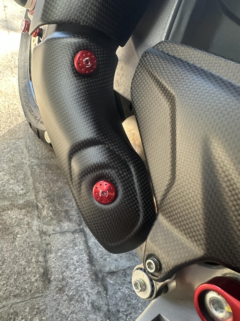 Paracalore collettori in carbonio per Ducati Multistrada V4 MY2025