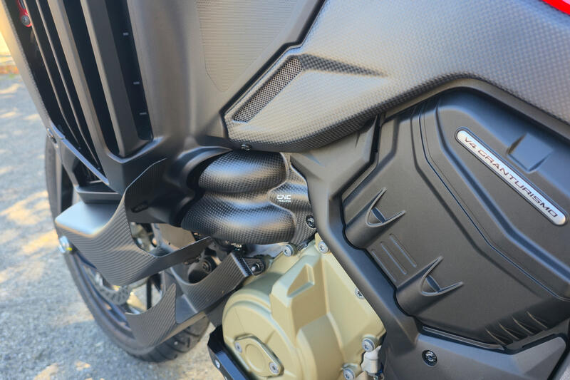 Paracalore pompa acqua in carbonio per Ducati Multistrada V4