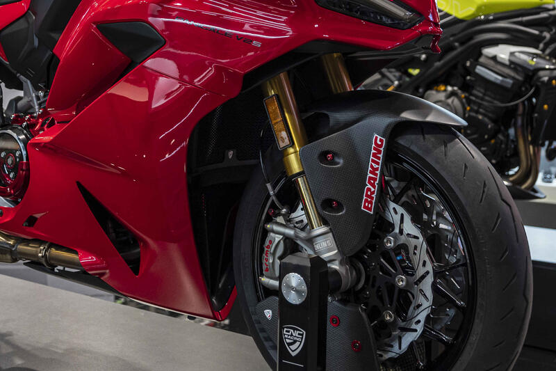 Parafango anteriore in carbonio per Ducati Panigale V2 e Streetfighter V2 MY2025