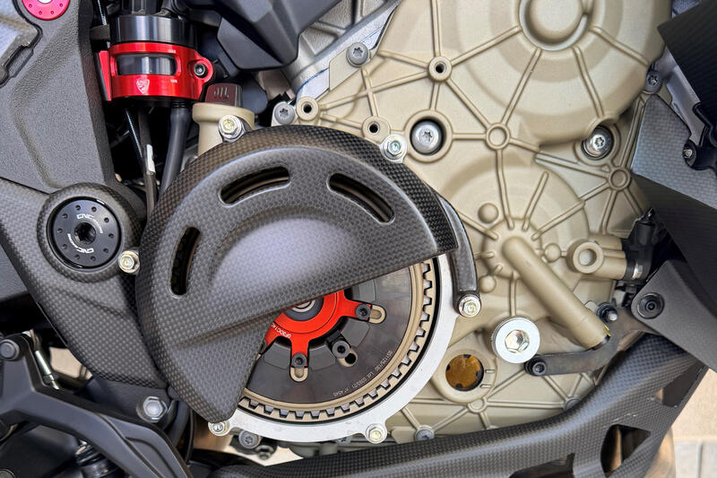 Cover frizione a secco in Carbonio per Ducati Panigale V4, Streetfighter V4, Multistrada V4 e Diavel V4