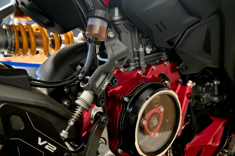 Protezione pompa freno posteriore in carbonio per Ducati Panigale V2 e Streetfighter V2 MY2025