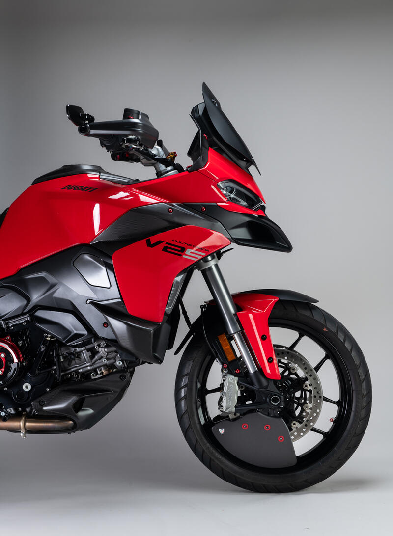 GP Ducts EVO &ndash; Glossy Carbon Brake Cooling System &ndash; Ducati Multistrada V2 MY2025