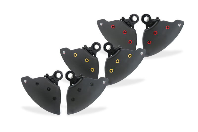 GP Ducts EVO &ndash; Raffreddamento Freni in Carbonio Opaco per Ducati Multistrada V2 MY2025
