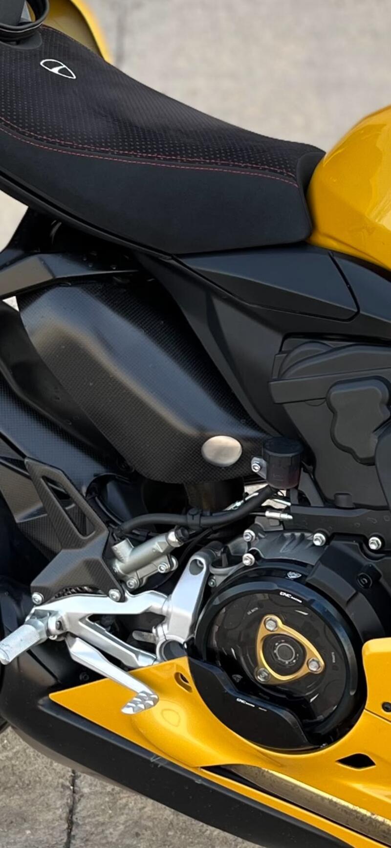 Carbon heel guard rider footpegs Ducati Panigale