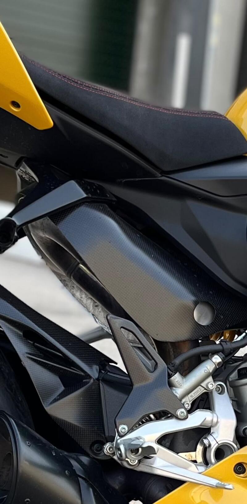Carbon heel guard rider footpegs Ducati Panigale