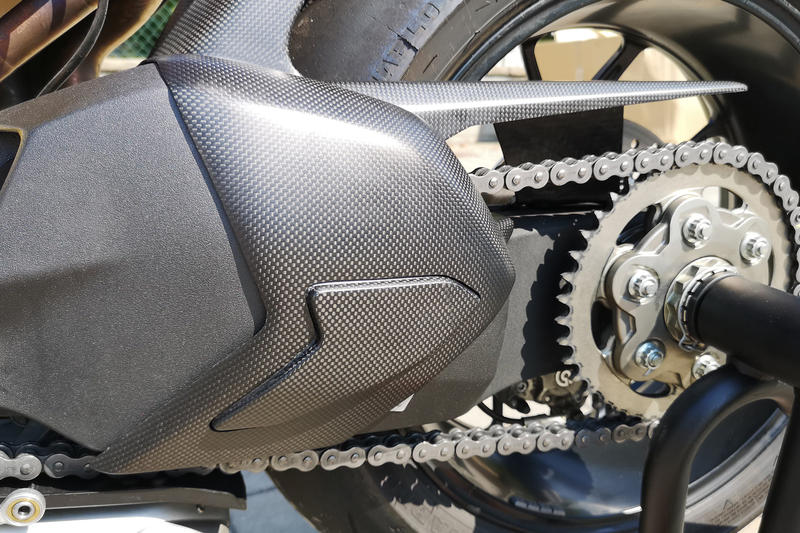Cover forcellone Ducati Panigale V4 - Carbonio