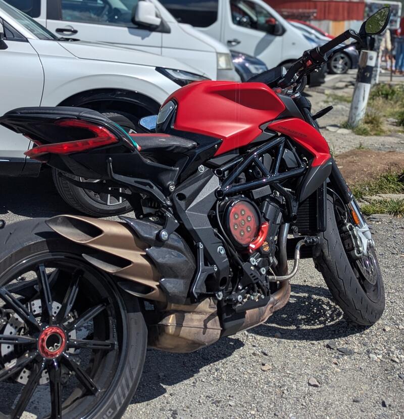 Paracalore silenziatore in carbonio per MV Agusta Brutale e Dragster