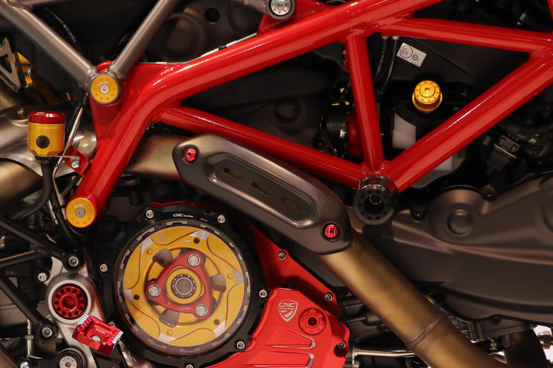 Protezione calore collettore laterale carbonio Ducati Hypermotard