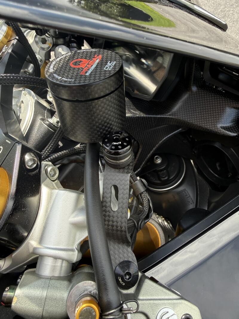 Oil tank bracket brake clutch carbon for Ducati Panigale