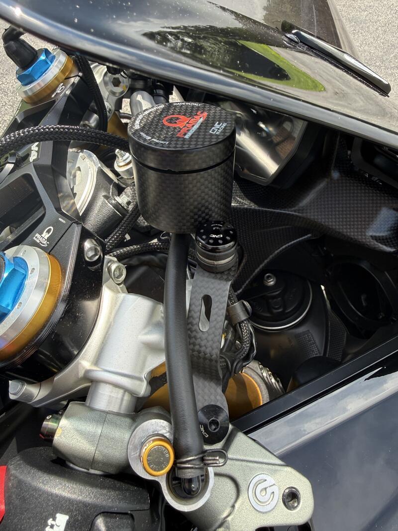 Oil tank bracket brake clutch carbon for Ducati Panigale