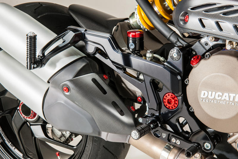 Side exhaust protection Ducati Monster 1200