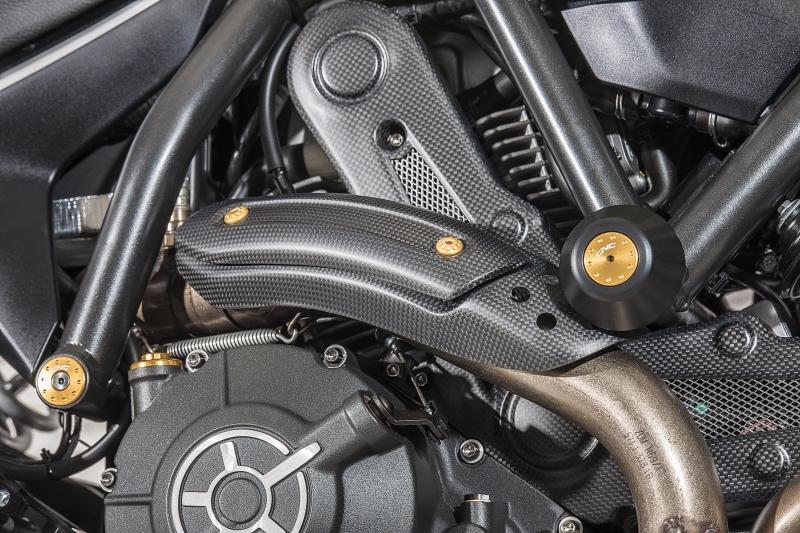 Supporto paracalore collettore Ducati - carbonio opaco