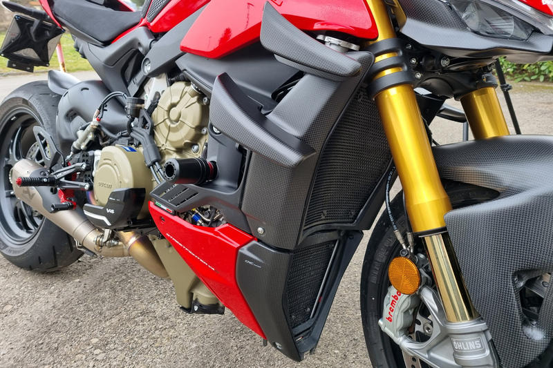 Radiator side covers Ducati Streetfighter V4 - carbon