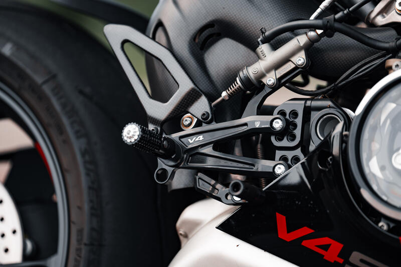 Adjustable rear sets RPS Ducati Panigale V4 - Carbon