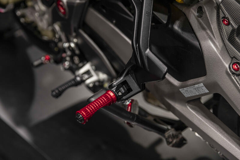 Round Sport Footpegs kit - Driver