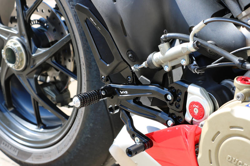 Pedane regolabili Ducati per serie Panigale V4 Black
