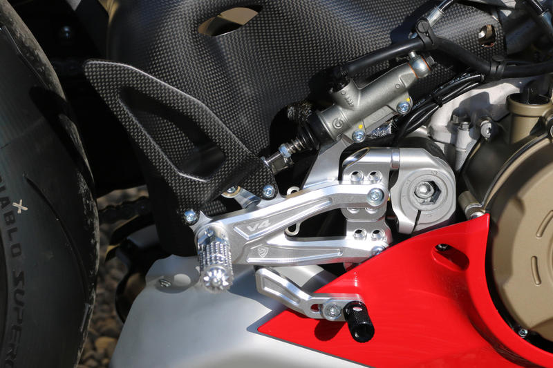 Adjustable rear sets RPS Ducati Panigale V4 - Carbon Silver