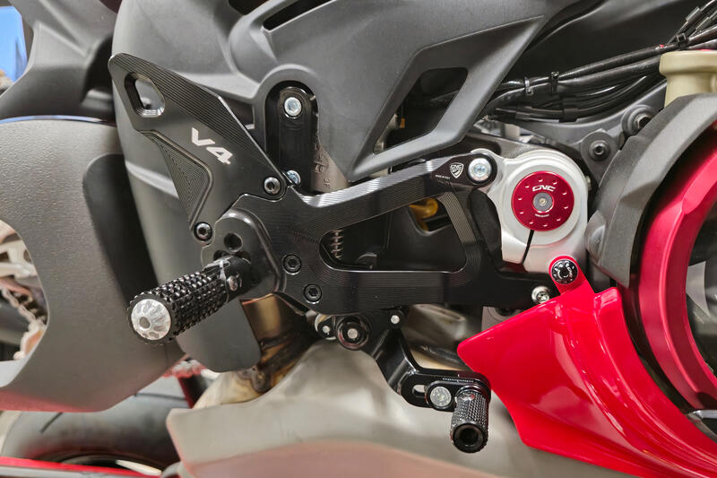Adjustable rearsets Ducati Panigale V4 Black