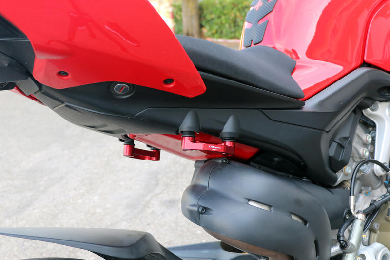 Rear footrest blanking plates Ducati Panigale V4 / Streetfighter V4 Red