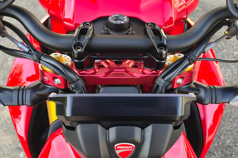 Dashboard cover Ducati Panigale V2, Streetfighter V2, Hypermotard V2 MY2025-26 Black