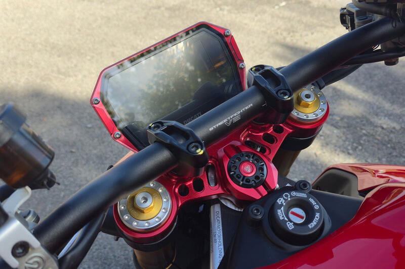 Dashboard cover Ducati Panigale V2, Streetfighter V2, Hypermotard V2 MY2025-26 Red