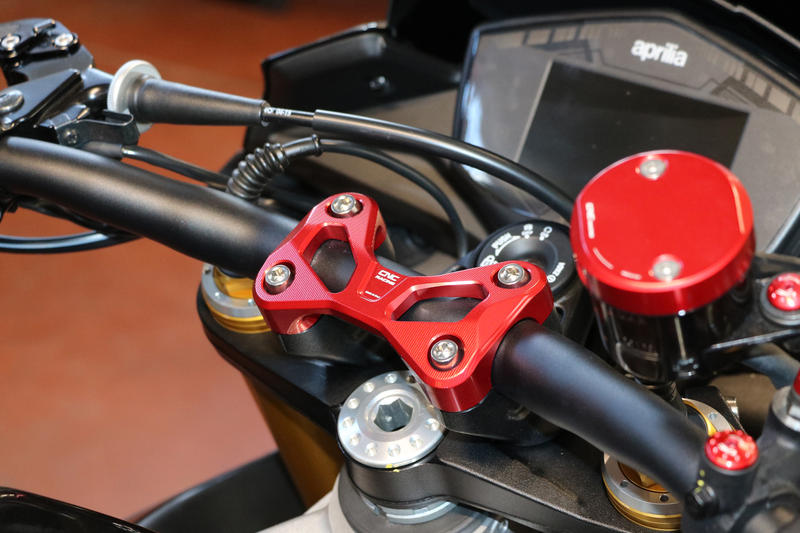 Riser Aprilia Tuono - Moto Guzzi v85 TT Red
